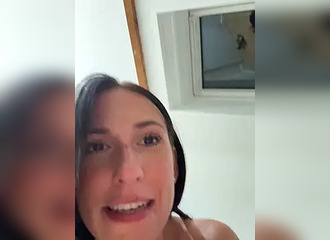 Join her in LIVE !