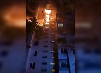 Une attaque de drone russe filmée en pleine nuit à Odessa