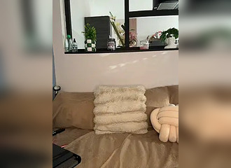 Join her in LIVE !
