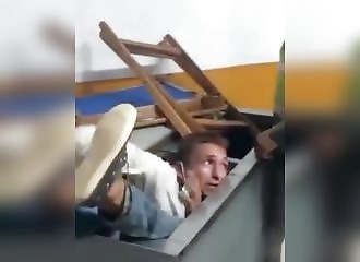 Mais lol, ce voleur est retrouvé coincé dans un congélateur !