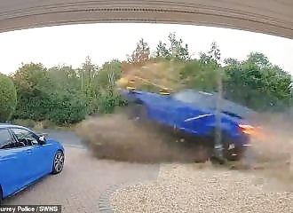 Un voleur de voiture crashe une Range Rover lors d'une poursuite policière