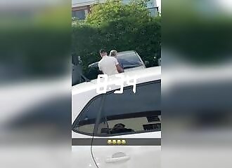 Equipped with a siren, they pretend to be police officers and stop passers-by