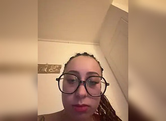 Join her in LIVE !