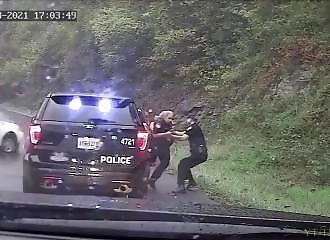 Policier sauve in extremis son partenaire lors d'un crash