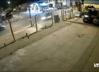 Il annihile sa voiture en percutant un autre véhicule garé
