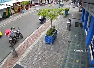 La moto d'un voleur de pharmacie ne démarre pas (et se fait arrêter)