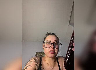 Join her in LIVE !