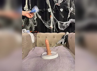 Join her in LIVE !