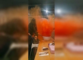 Ils font leur gender reveal en plein restaurant, les autres clients s'en souviendront