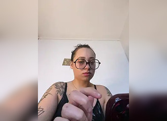 Join her in LIVE !