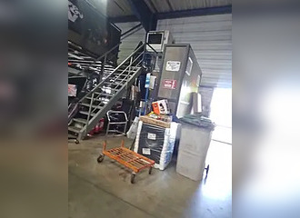 Join her in LIVE !