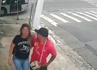Brazilian bus driver and passengers save woman from attempted rape