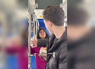 United States: Woman sprays pepper spray in crowded bus after political argument