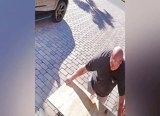 Un bricoleur échappe de justesse à la castration accidentelle