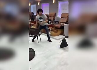 On lui refuse un remboursement, il détruit un salon de manucure