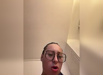 Join her in LIVE !