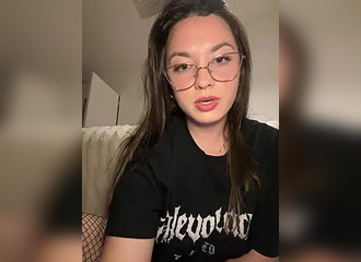 Join her in LIVE !