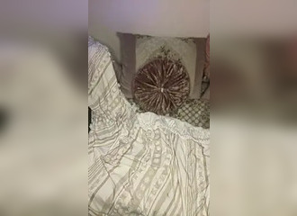 Join her in LIVE !
