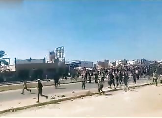 Hamas fires on starving Palestinians