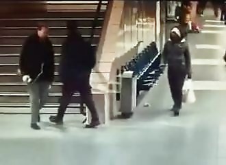 A man stabbed in the neck after a fender-bender on the Lyon metro