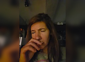 Join her in LIVE !