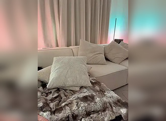 Join her in LIVE !