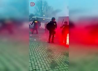 Netherlands: riot dog attacks officer instead of hooligan