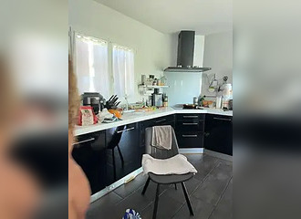 Join her in LIVE !