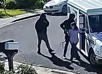 Un homme vole une factrice et l'a menace d'une arme pour lui prendre son téléphone et les clés de sa boîte aux lettres
