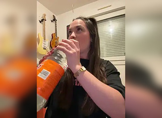 Join her in LIVE !
