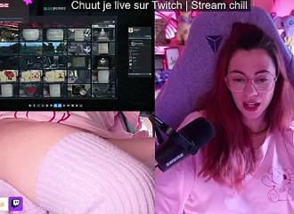 Join her in LIVE !