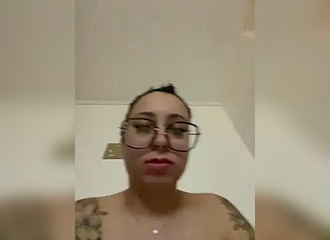 Join her in LIVE !