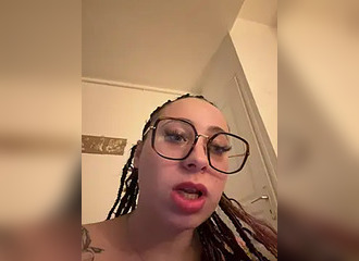 Join her in LIVE !