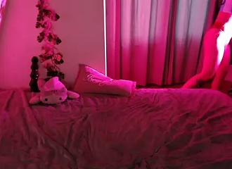 Join her in LIVE !