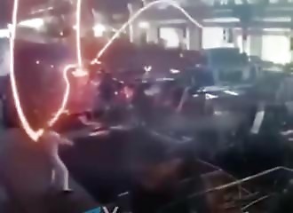 Il sauve sa peau de très très peu dans une fonderie !