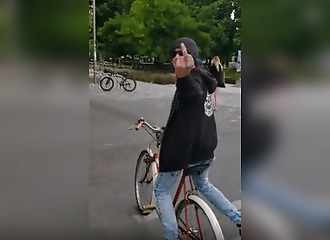 Aggressive cyclist gets raped by karma