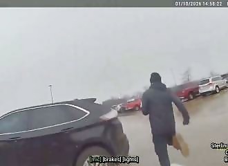 He steals from a supermarket and gets arrested: he was wanted for two murders.