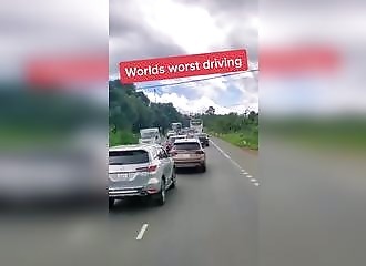  But in what country do we drive like this ?! 