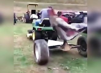 Ils se fabriquent une centrifugeuse humaine