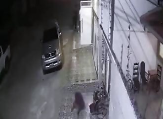 En fauteuil roulant, un homme handicapé est victime d’un terrible accident