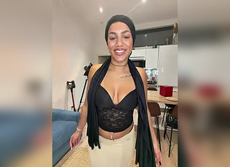 Join her in LIVE !