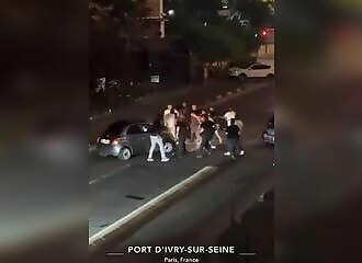 Ivry sur seine: He tries to drive his car into his opponents