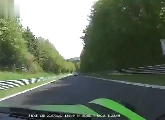 Filmed from a GT3 RS: a Tesla crashes spectacularly on the legendary Nürburgring circuit