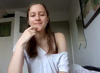 Join her in LIVE !