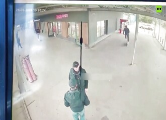Accident improbable entre deux trottinettes