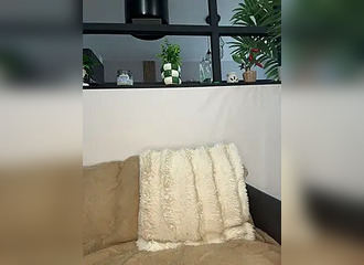 Join her in LIVE !