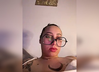 Join her in LIVE !
