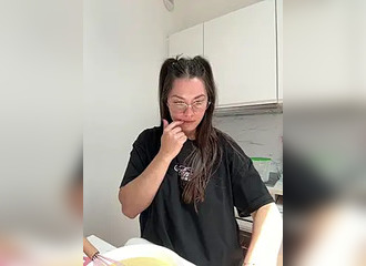 Join her in LIVE !