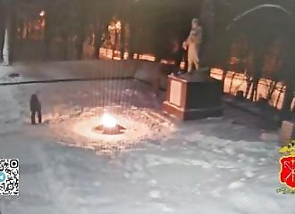 Migrant children extinguish Moscow's Eternal Flame, their family expelled from the country