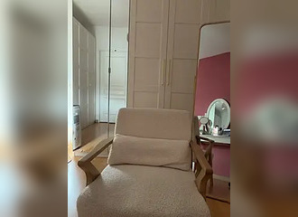 Join her in LIVE !